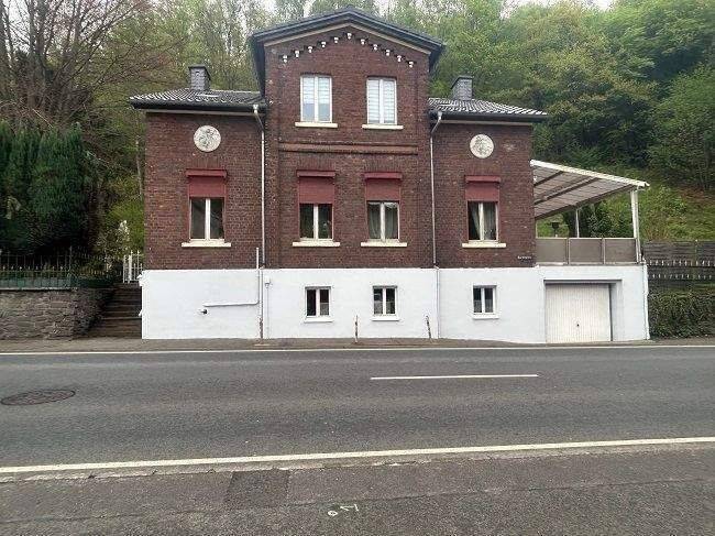 Thumbnail-Denkmalgeschütztes Zweifamilienhaus mit großzügigem Garten, großer Terrasse und Garage zu verkaufen in Werdohl-Bärenstein…