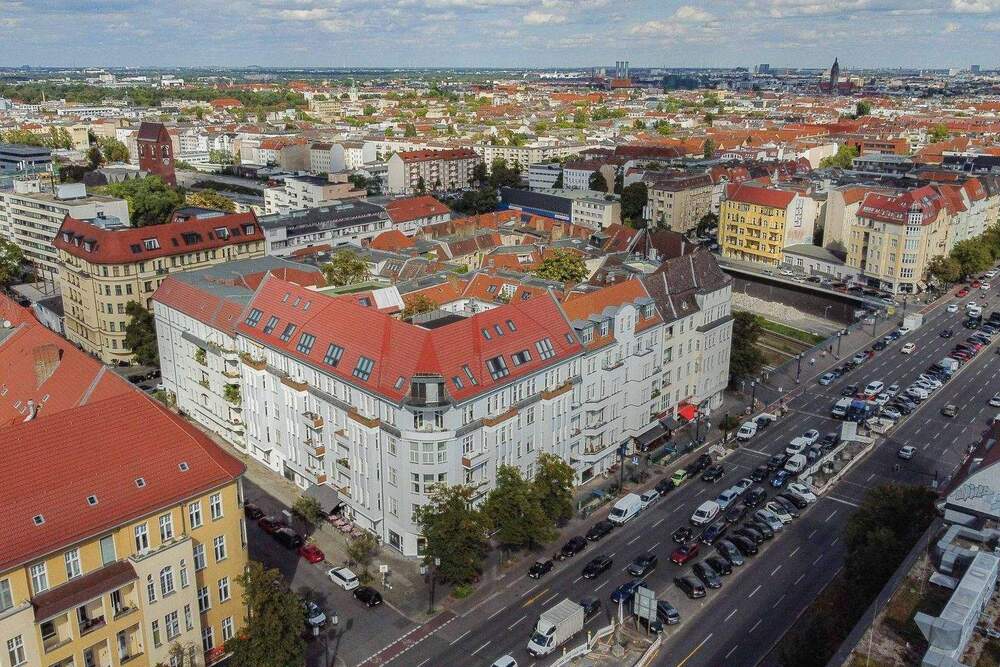 Thumbnail-Stilvolle 4-Zimmer-Erdgeschosswohnung mit Gartenfläche im Herzen Berlins (2019 modernisiert)