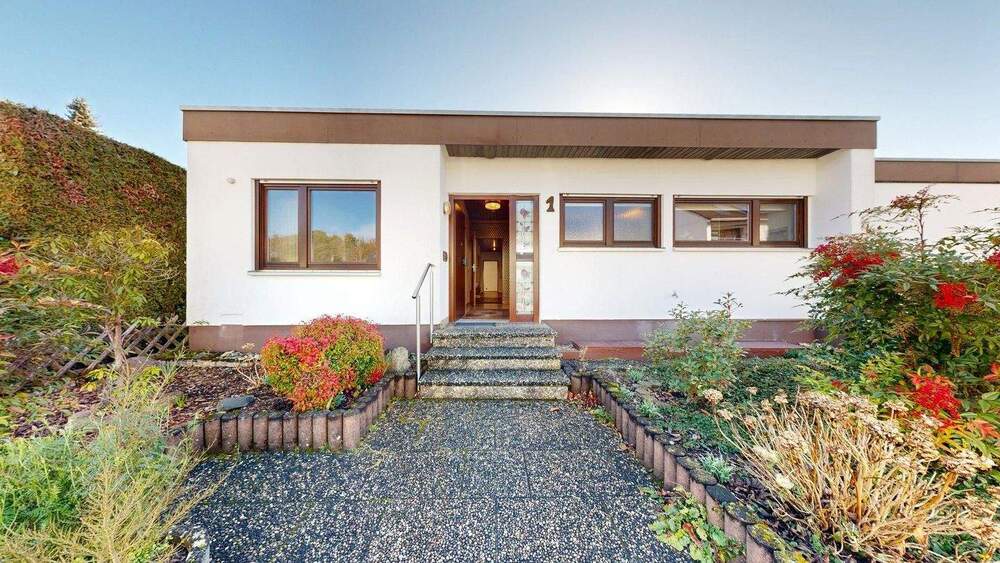 Thumbnail-~~ REIHENECKBUNGALOW MIT KELLER, GROSSEM GARTEN UND GARAGE ~~