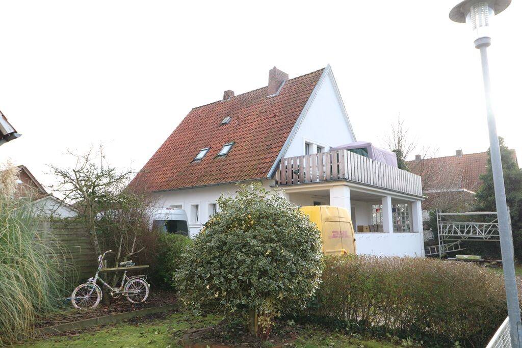 Thumbnail-Modernisiertes, gepflegtes Zweifamilienhaus mit Keller, Garage und großem Garten