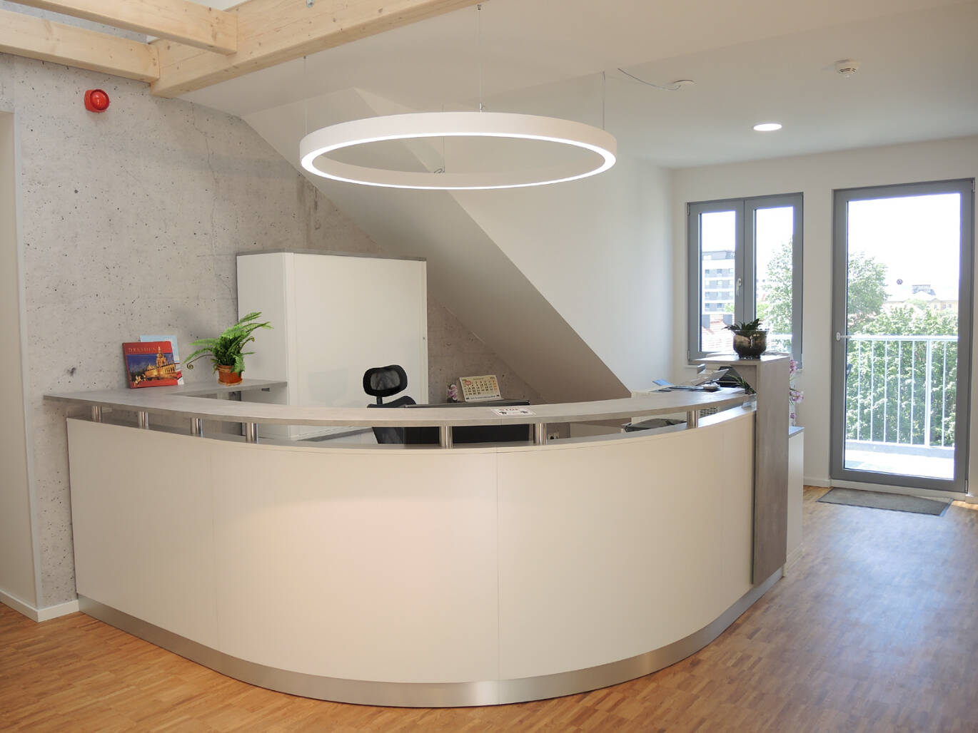 Thumbnail-Penthouse-Coworking Dresden: Fixdesk, 7 Tage pro Woche, Top Lage