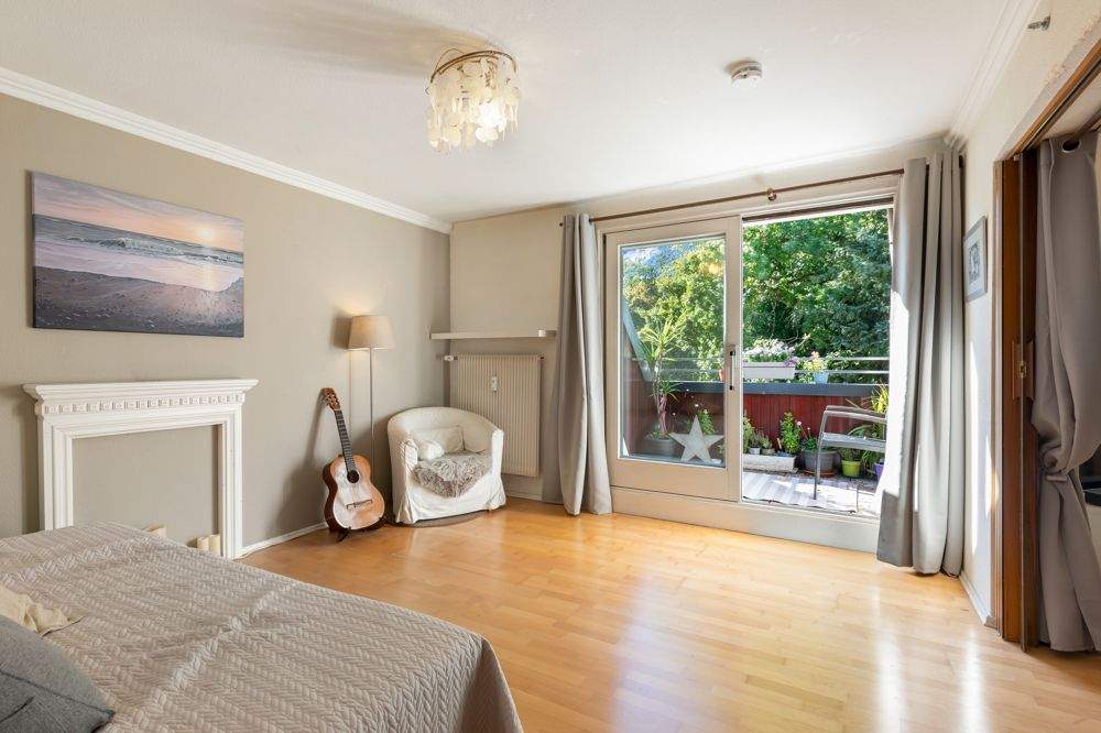 Thumbnail-4-Zimmer-Wohnung mit Balkon und Stellplatz in Hamburg-Wellingsbüttel