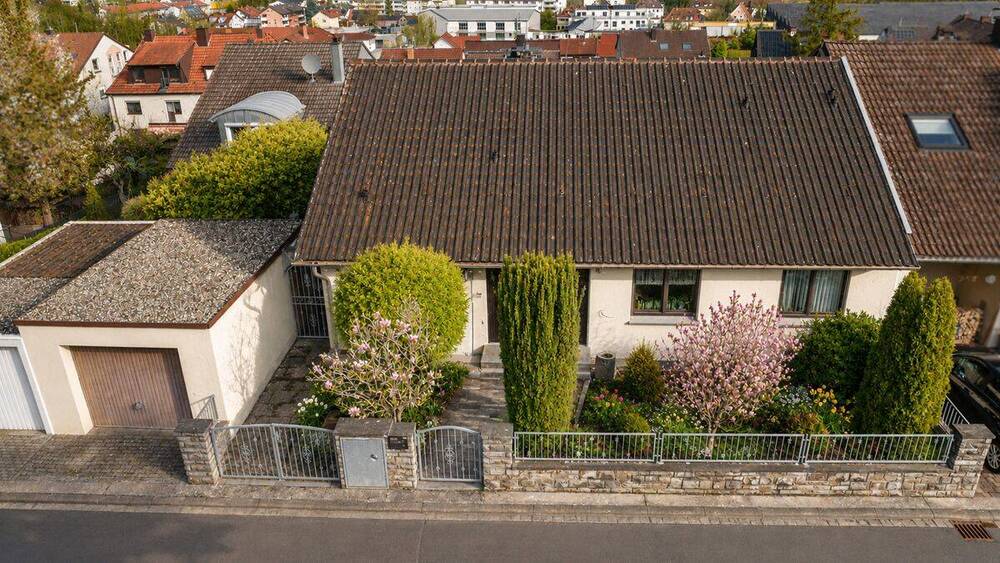 Thumbnail-Großzügiges Anwesen mit Weinbergblick, Gartenidylle und weiterem Baupotenzial