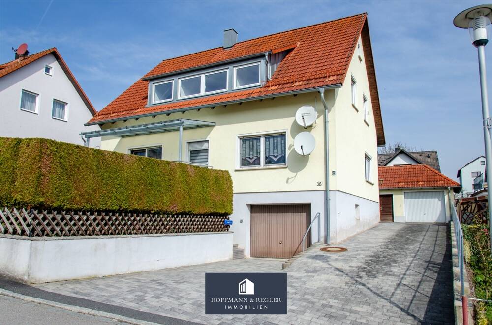 Thumbnail-Gepflegtes Wohnhaus mit zwei Wohneinheiten, Nebengebäude und vielseitigen Nutzungsmöglichkeiten