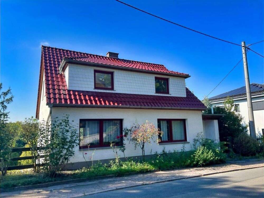 Thumbnail-Eeinfamilienhaus mit Souterrain und großem Garten in ruhiger Lage in Möbisburg