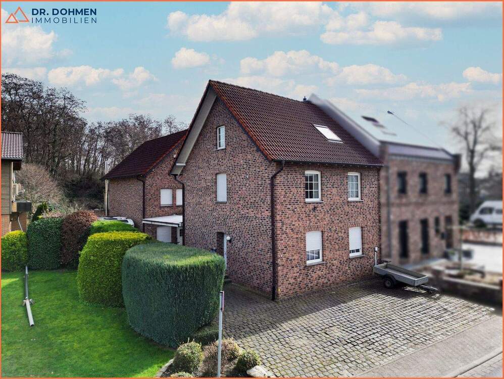 Thumbnail-Attraktives Immobilienensemble in Aphoven: Zwei Zweifamilienhäuser mit viel Potenzial