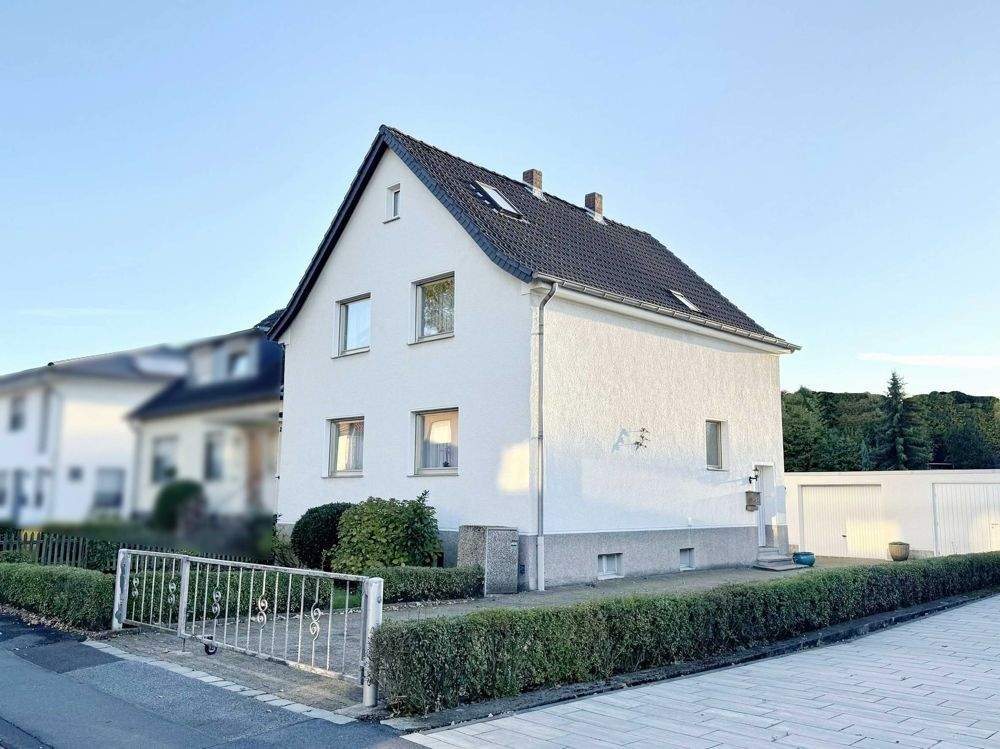 Thumbnail-GEPFLEGTE DOPPELHAUSHÄLFTE MIT GARAGEN AUF GROßEM GRUNDSTÜCK IN DER MENGEDER HEIDE