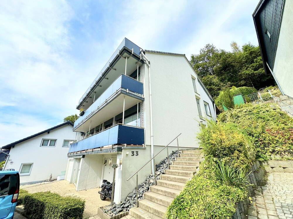 Thumbnail-Freistehendes 4-Parteien-Mehrfamilienhaus - saniert und vielseitig nutzbar