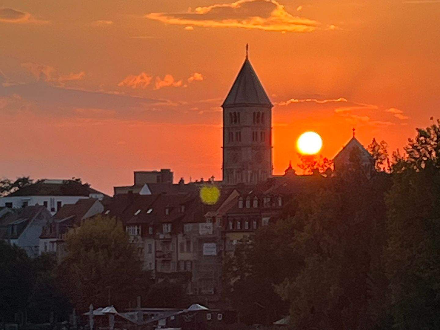 Thumbnail-1 Zimmer Apartment-Wohnung mit neuerwertiger Einbauküche ab 01.12.2025 frei, gerne Dauermieter.