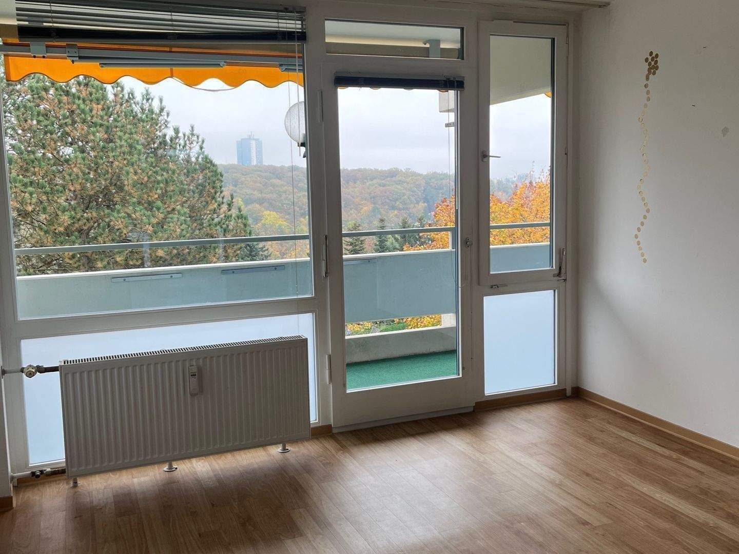 Thumbnail-Komfortable, Helle 2 Zimmer Wohnung mit Balkon + Aufzug - TG-Stellplatz -sofort frei 01.11.2025