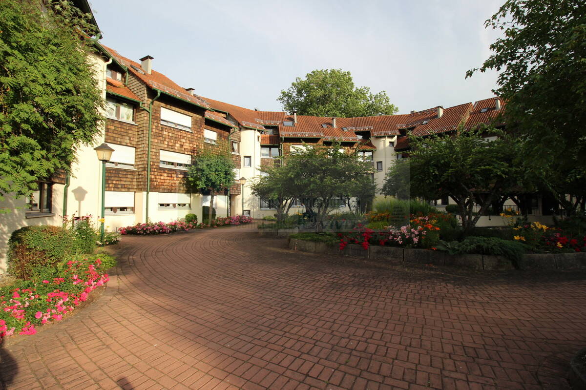 Thumbnail-Zentral wohnen am Park - 2-Zi.-Dachgeschosswohnung mit Sonnenbalkon und TG-Stellplatz im Herzen von Bad Dürrheim!