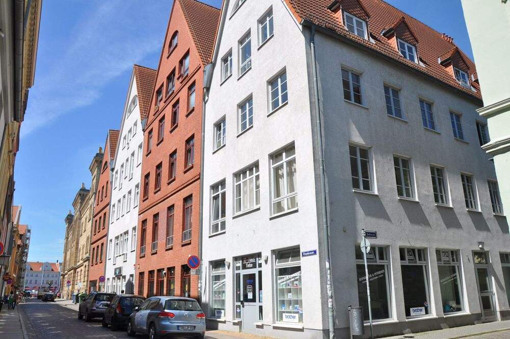 Thumbnail-moderne große 2-Zimmerwohnung Maisonette in der Stralsunder Altstadt mit Tiefgarage WE 28
