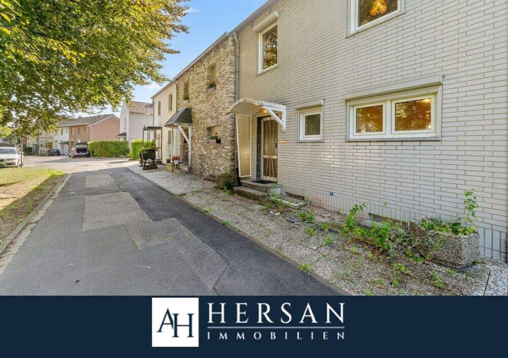 Thumbnail-Reihenmittelhaus mit Garten und Garage in Alsdorf - renovierungsbedürftig !