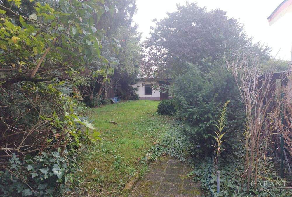 Thumbnail-** Doppelhaushälfte in beliebter Lage auf parkähnlichem Grundstück sucht begabten Handwerker... **