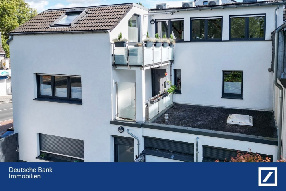 Thumbnail-Hochwertige 3-Zimmer-Wohnung mit Balkon und Garage in kernsaniertem 3-Parteienhaus