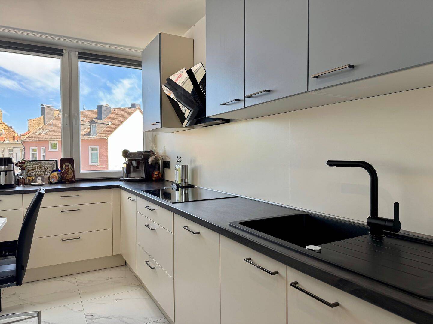 Thumbnail-Modern. Hell. Kernsaniert. 3 Zimmer mit Einbauküche & Balkon.