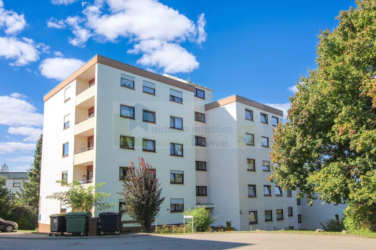 Thumbnail-Wohnen mit Weitsicht: Großzügig geschnittene und ruhige 3-Zimmer-Wohnung mit Aufzug in Brigachtal-Kirchdorf!