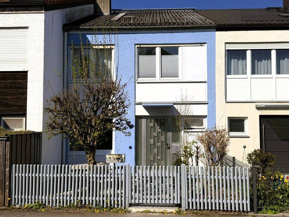 Thumbnail-Teilrenoviertes Mittelhaus - 200 m zum Bahnhof, 5 Minuten nach Erding und 20 Minuten nach München