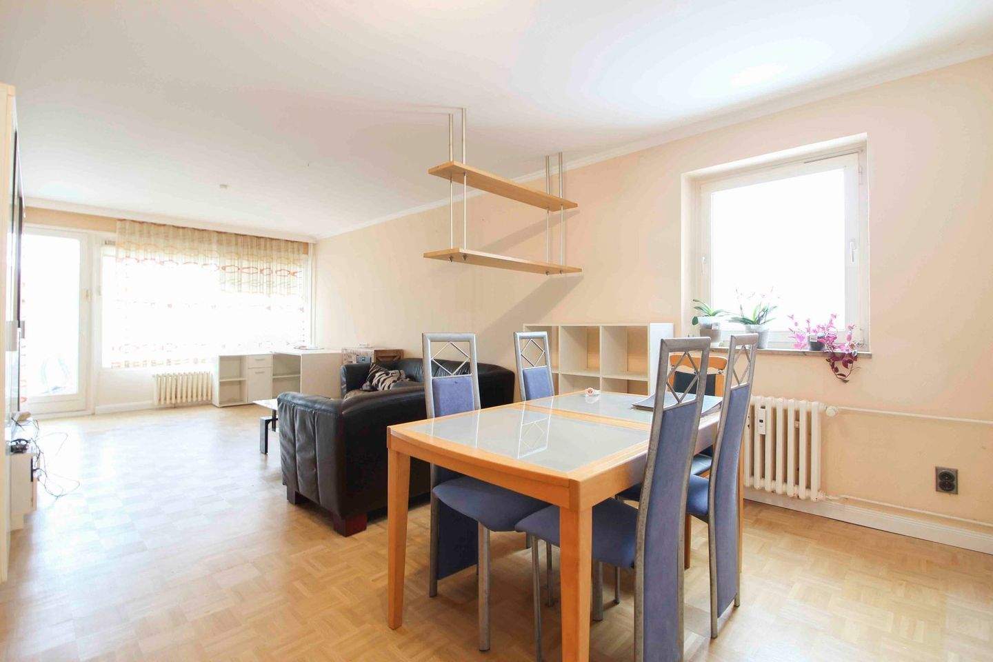 Thumbnail-Renovierungsbedürftige 2 - Zimmer Wohnung mit Loggia