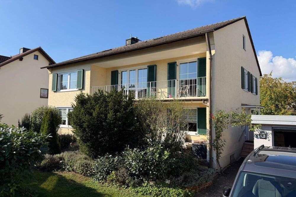 Thumbnail-Exklusives Zweifamilienhaus beim Englischen Garten mit vielen Modernisierungen, Balkon & Garage