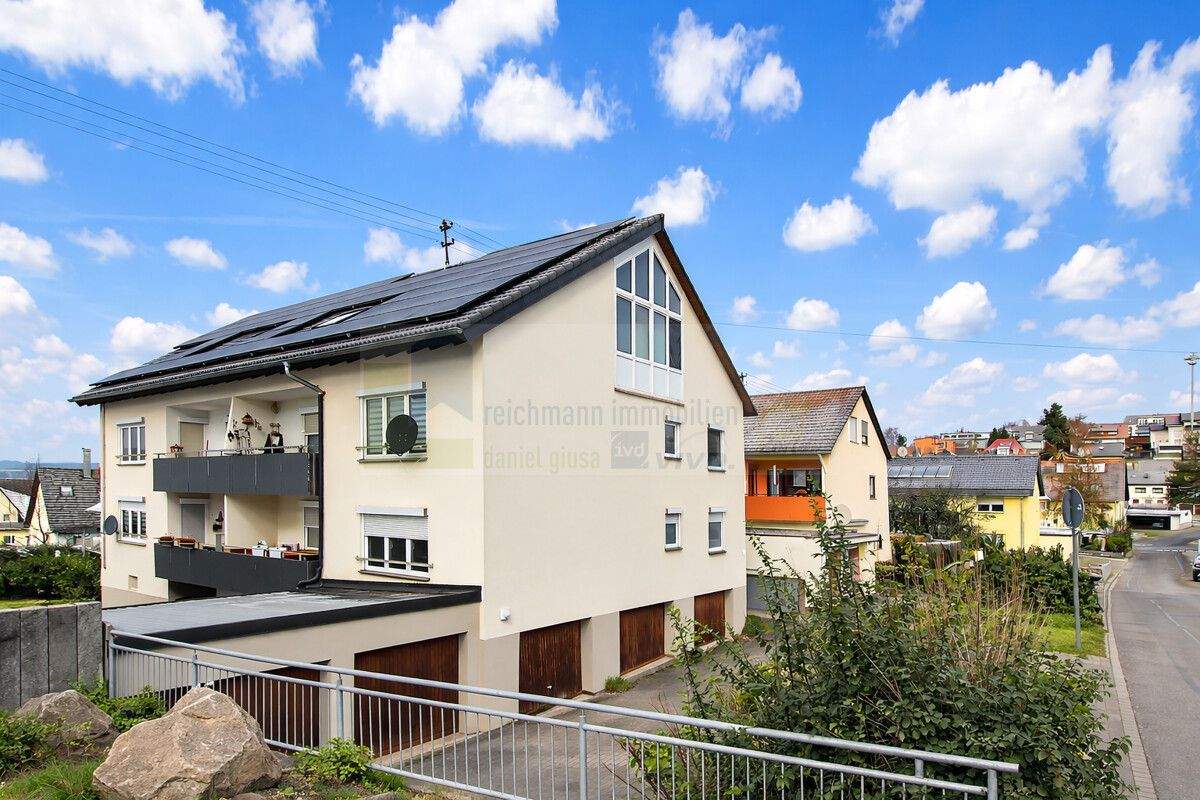 Thumbnail-Einziehen und wohlfühlen! Platz für Leben und Zukunft: Großzügige 3 -Zimmer-Wohnung mit Südbalkon und Garage in Brigachtal