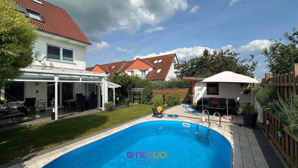 Garten mit Pool