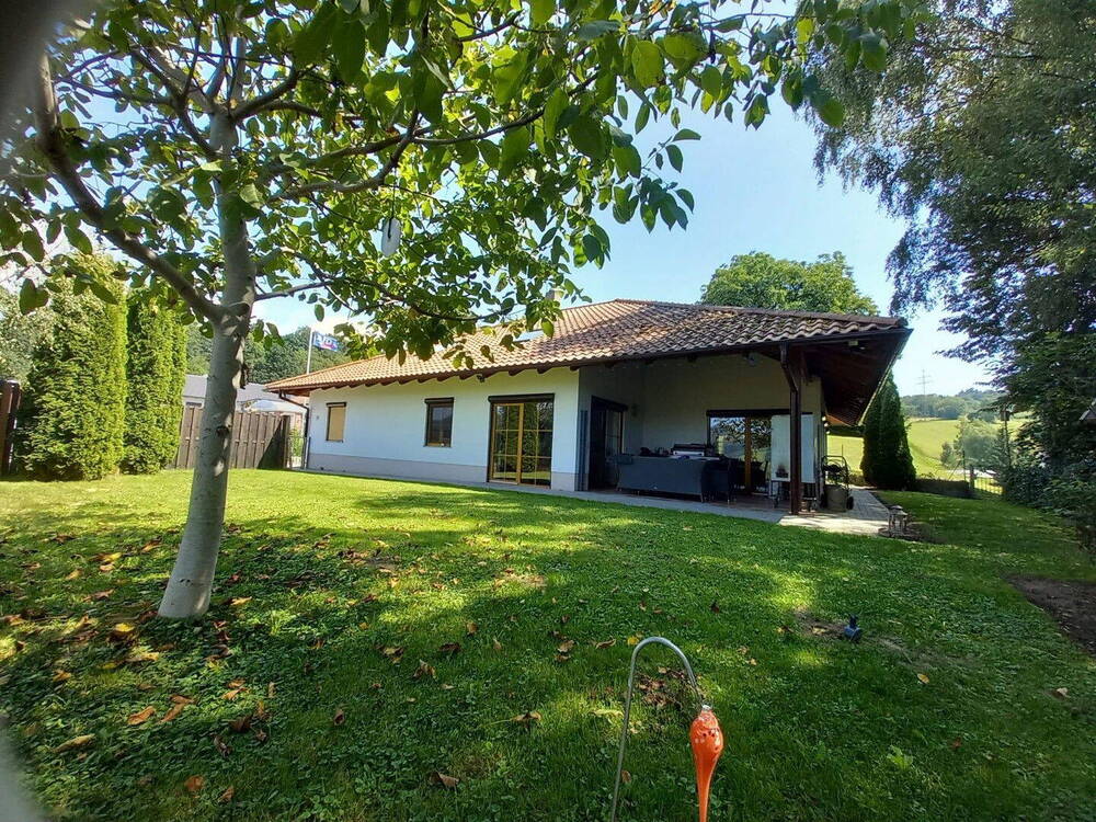 Haus vom Garten aus