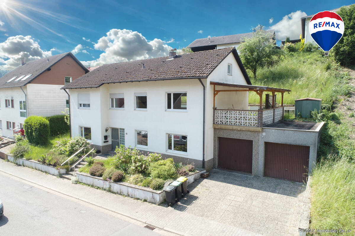 RE/MAX Immobilien DeLux Haus Beckingen/Erbringen Außenansicht