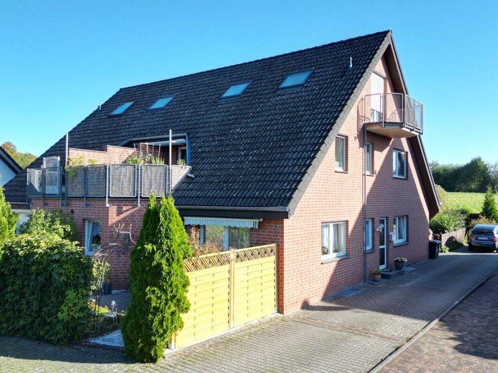 Thumbnail-Gepflegte Doppelhaushälfte mit zwei Wohneinheiten