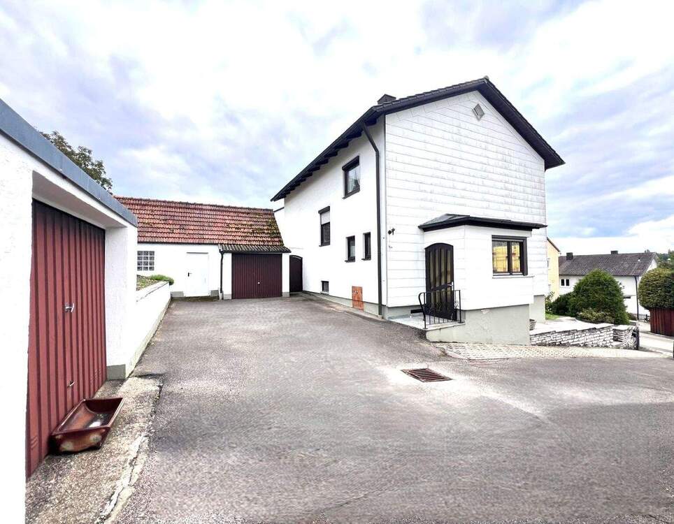 Thumbnail-Charmantes Einfamilienhaus mit großem Grundstück und Ausbaupotenzial in Wolnzach!