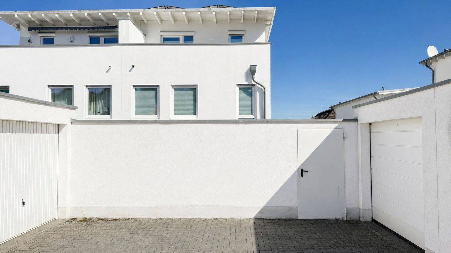 Thumbnail-Moderne Doppelhaushälfte mit Wärmepumpe, Photovoltaik und hochwertiger Ausstattung