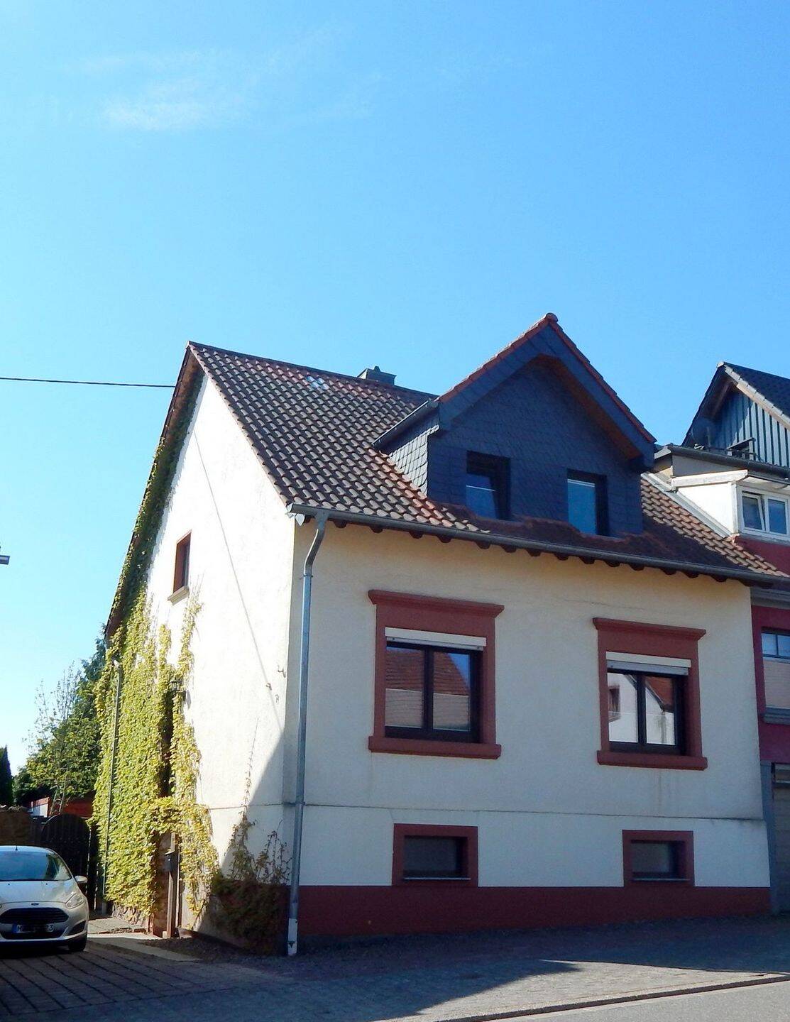 Thumbnail-Einseitig angebautes Wohnhaus mit 3 Schlafzimmern, Garten und Terrasse in Weiskirchen zu verkaufen!