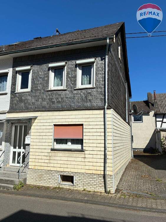 Thumbnail-Einfamilienhaus mit Potenzial für Handwerker