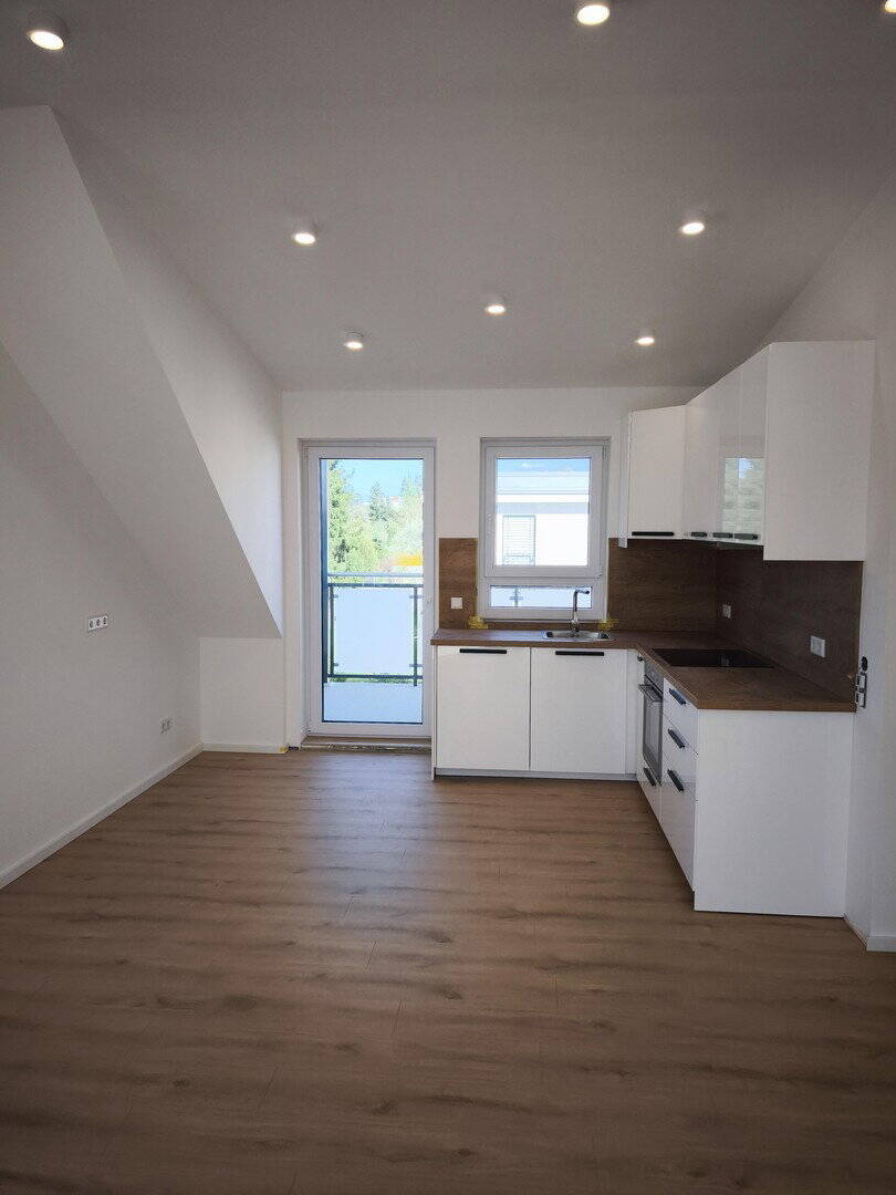 Thumbnail-Hochwertige 2-Zi-DG-Wohnung mit Balkon & offenem Wohnbereich - Erstbezug Privat