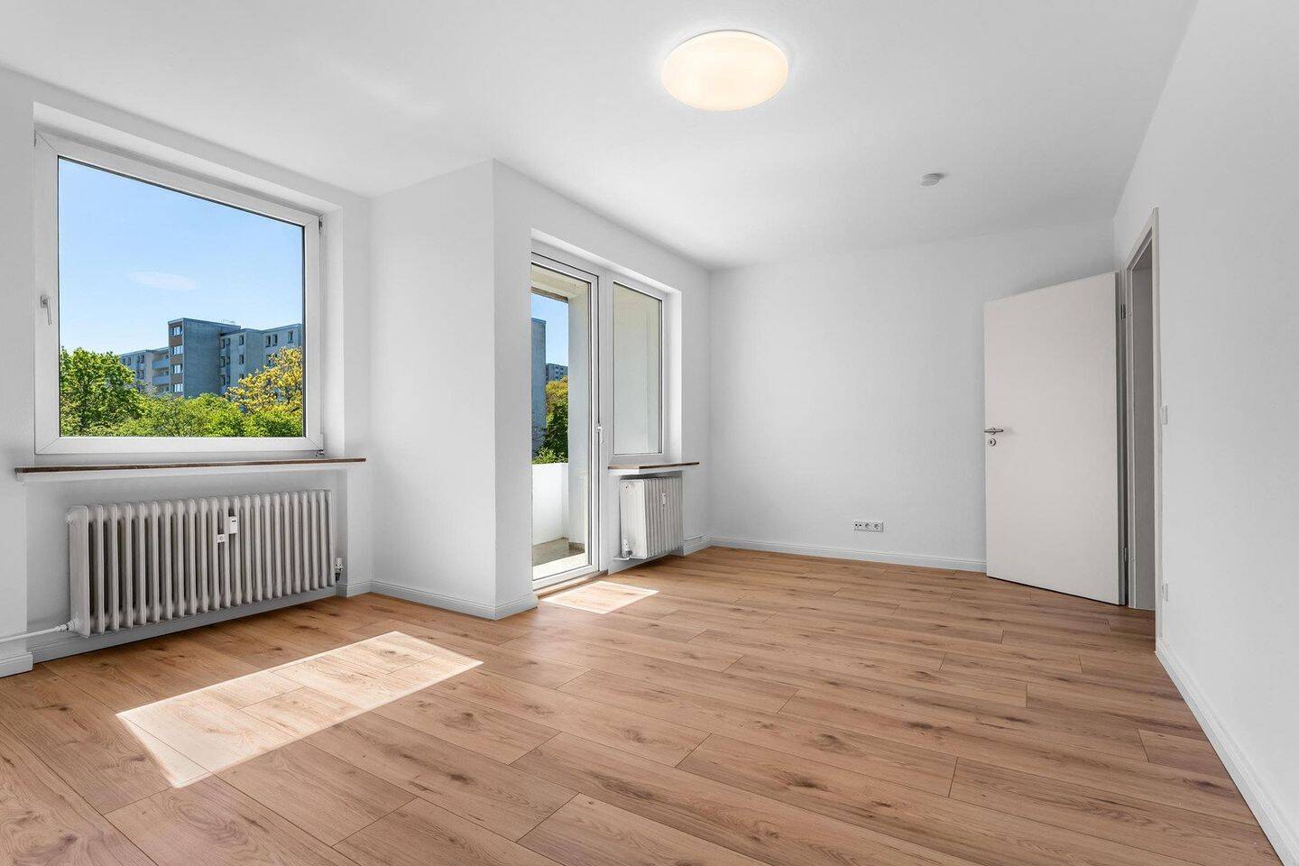 Thumbnail-Modernisiert & bezugsfertig: Helle 2-Zimmer-Wohnung mit Südbalkon in Bremen-Osterholz