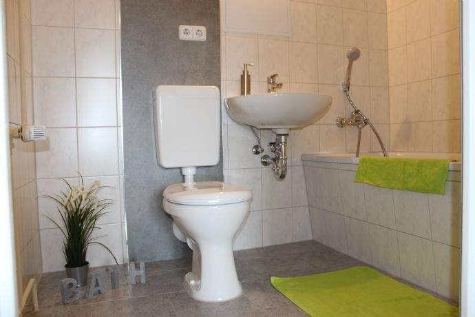 Thumbnail-Familien aufgepasst - schöne renovierte 4-Raum-Wohnung mit Balkon ab Mitte April verfügbar