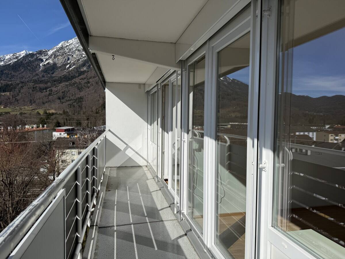 Thumbnail-Helle 3-Zimmer-Wohnung im 6. Obergeschoss mit Lift und traumhaftem Bergblick.