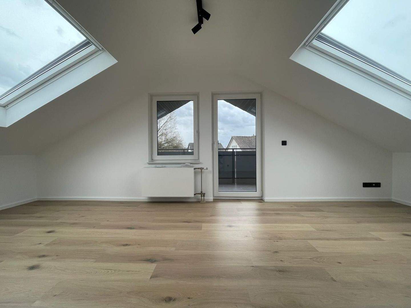 Thumbnail-Hochwertig renovierte 2-Zimmerwohnung für Pärchen und Singles