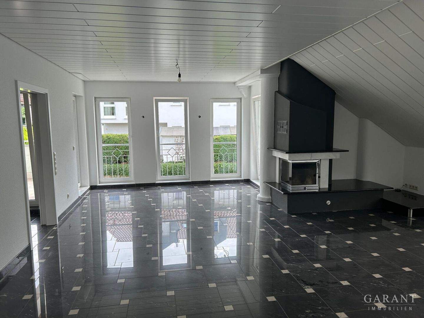 Thumbnail-Moderne 3 12 Zimmer-Wohnung mit Kamin und Sauna in Ostelsheim