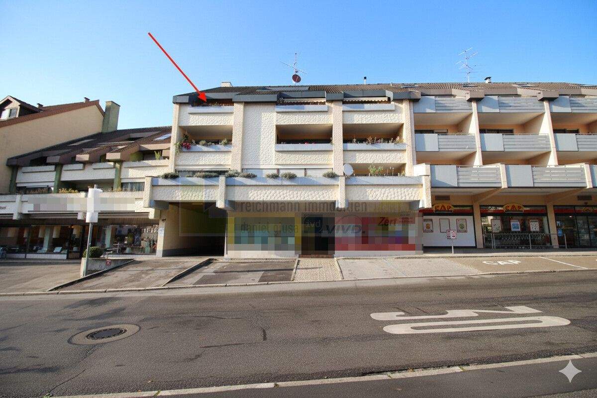 Thumbnail-Zentral wohnen mit Weitblick: Helle 2-Zimmer-Dachgeschosswohnung mit DachterrasseLoggia im Herzen von Bad Dürrheim.