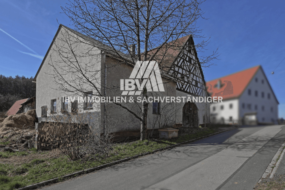 Thumbnail-Denkmalgeschütztes Bauernhaus mit Sanierungs-Planung und hoher §7-Abschreibunge