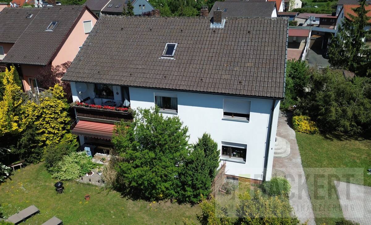 Thumbnail-Großes Zweifamilienhaus sowie ein Baugrundstück für ein Mehrfamilienhaus als Zugabe!