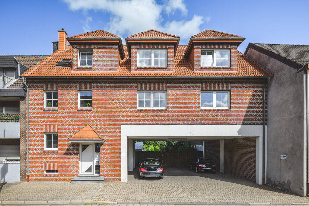 Thumbnail-Überaus gepflegtes Zweifamilienhaus mit Apartment und tollem Grundstück