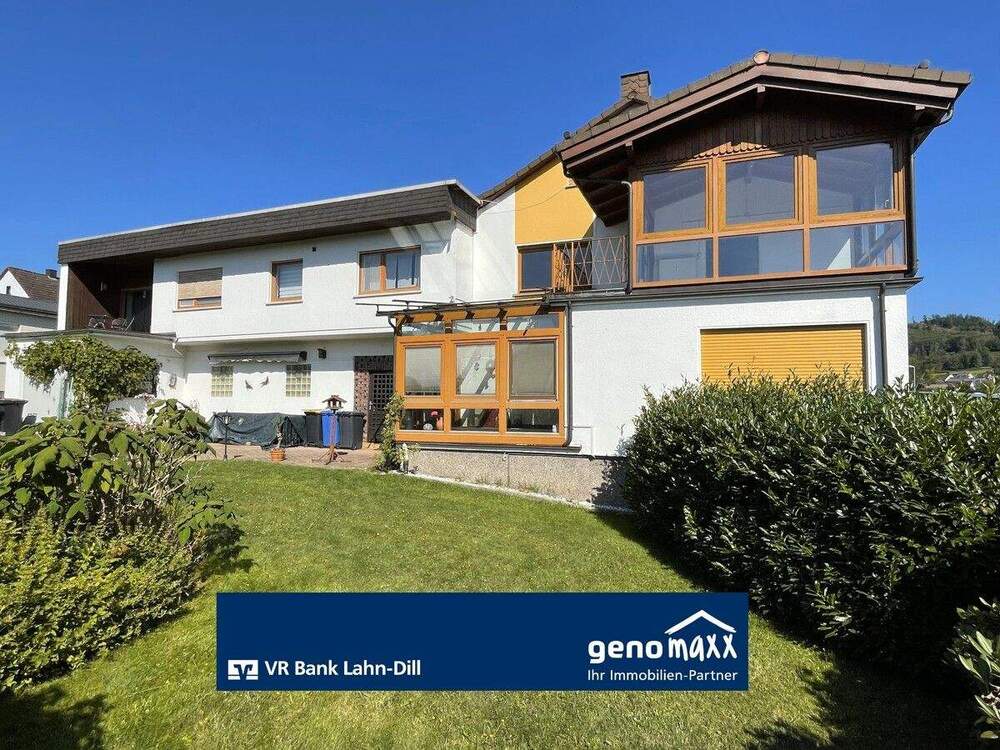 Thumbnail-Mandeln: Geräumige Immobilie mit Gewerbeeinheit