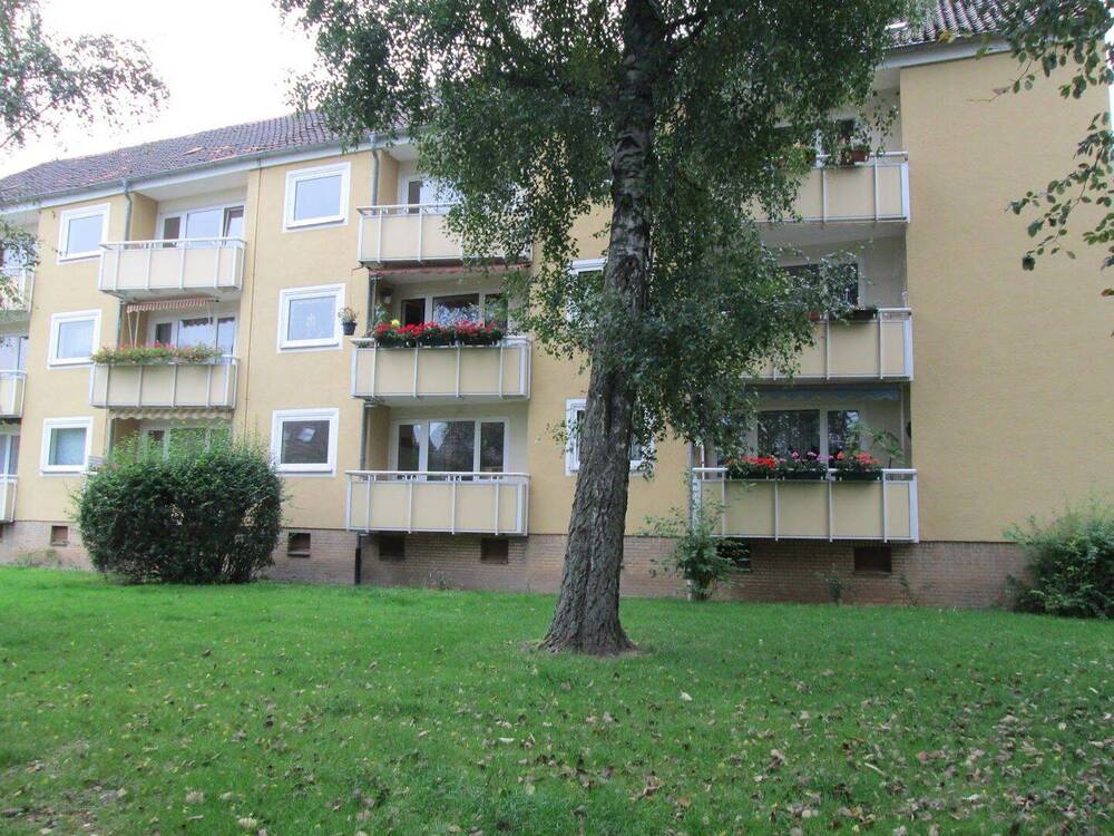 Thumbnail-3 Zimmer Wohnung mit Balkon in ruhiger Lage im Erdgeschoss *modernisiertes Objekt*