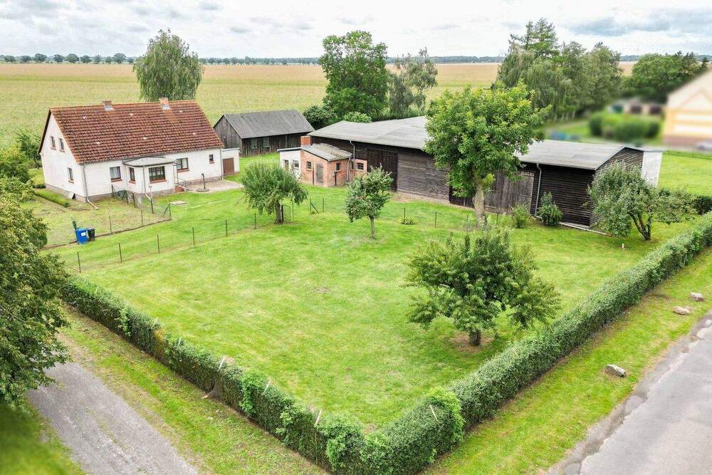 Thumbnail-Zusammen anpacken: Gestaltbares Landhaus inkl. Scheune und Nebengebäude in Feldrandlage