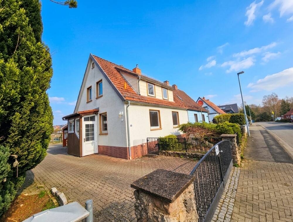 Thumbnail-Bezahlbarer Traum vom Eigenheim: Doppelhaushälfte mit Garten, Nebengebäude und Entwicklungsspielraum