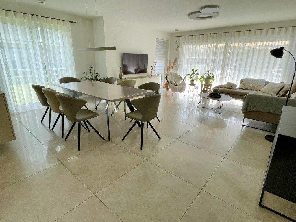 Thumbnail-Wohnen im Herzen von Oberkirch. Geräumig Wohnung mit 106 m² Wohnfl., Balkon, TG-Stellplatz, inklusive Einbauküche