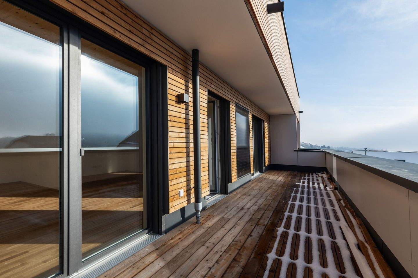 Thumbnail-2-Zimmer-Wohnung mit Dachterrasse und PV-Modul