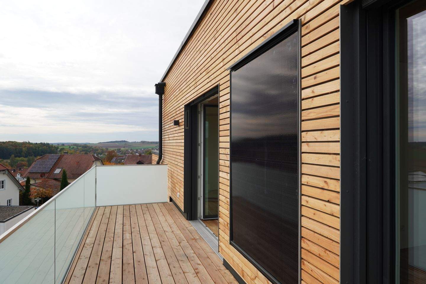 Thumbnail-2-Zimmer-Wohnung mit Balkon, Dachterrasse und PV-Fassade